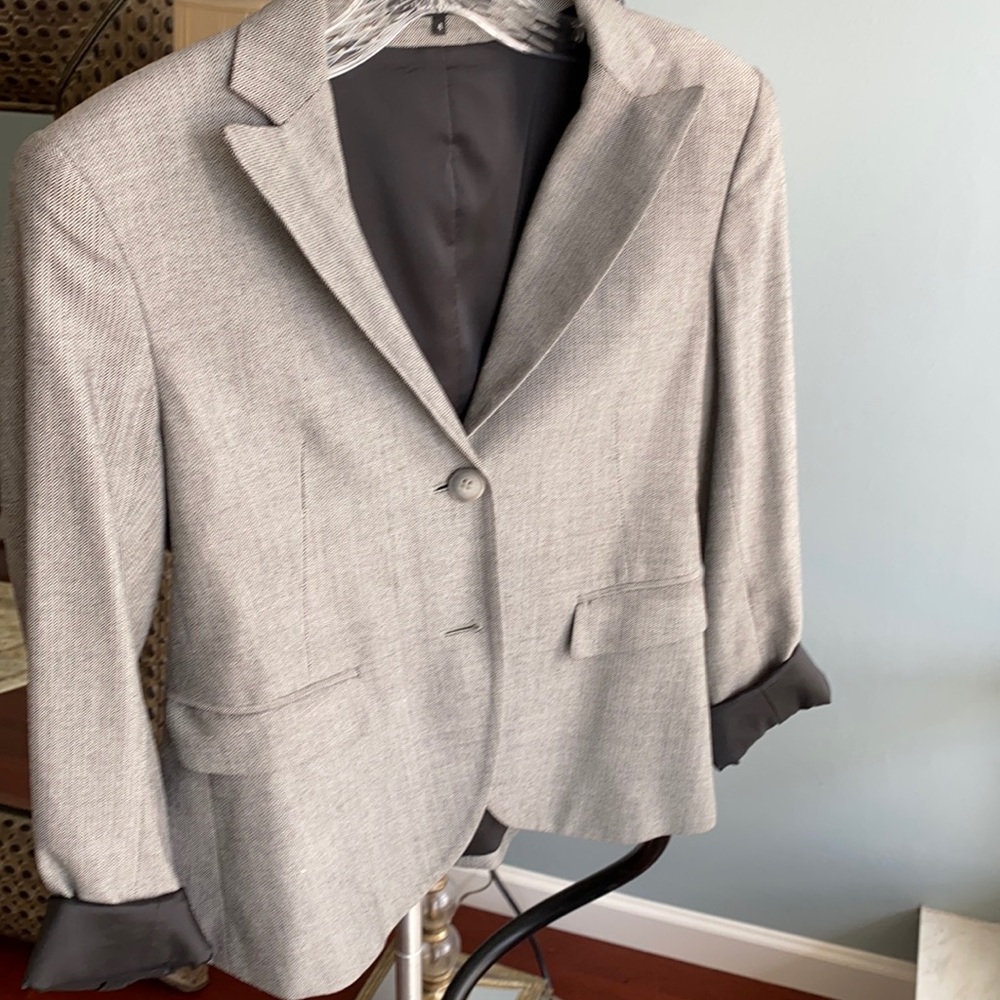 Theory size 4 gray blazer